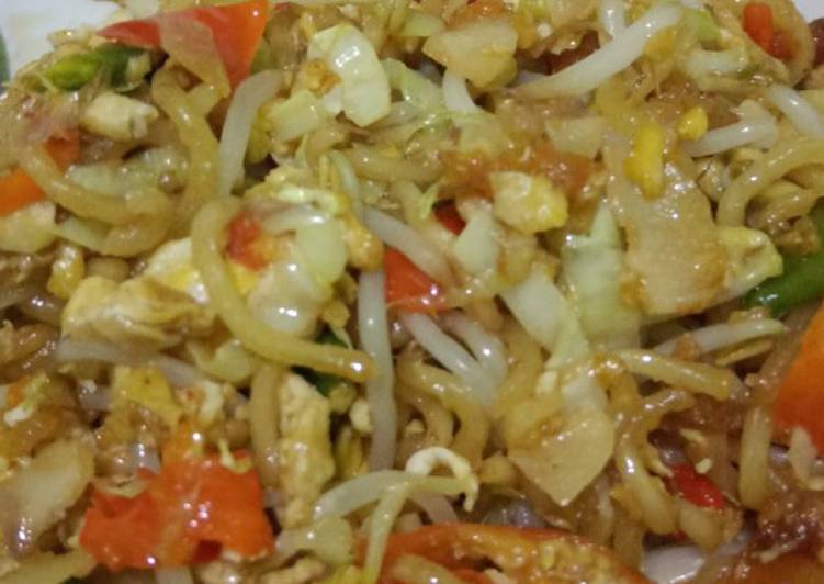 Mie (indomie goreng) tumis pedas