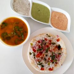 A picture of Ground rice Uttapam.