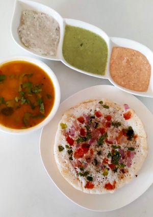 A picture of Ground rice Uttapam.