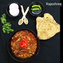 A picture of Chawli Curry.