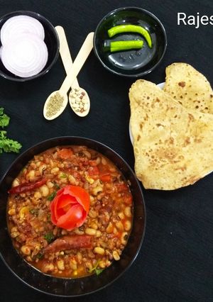 A picture of Chawli Curry.