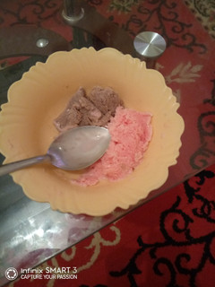A picture of Homemade icecream.