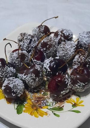 Una foto de Cerezas con chocolate