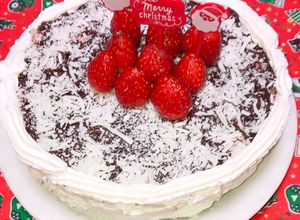Una foto de Bizcocho con base de pionono relleno con fondue de chocolate (ganache)!