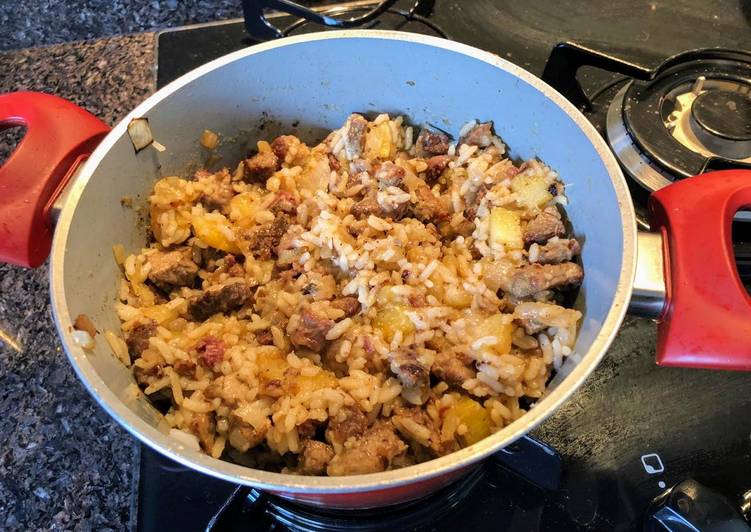 Carreteiro com Mandioca e sobras de churrasco