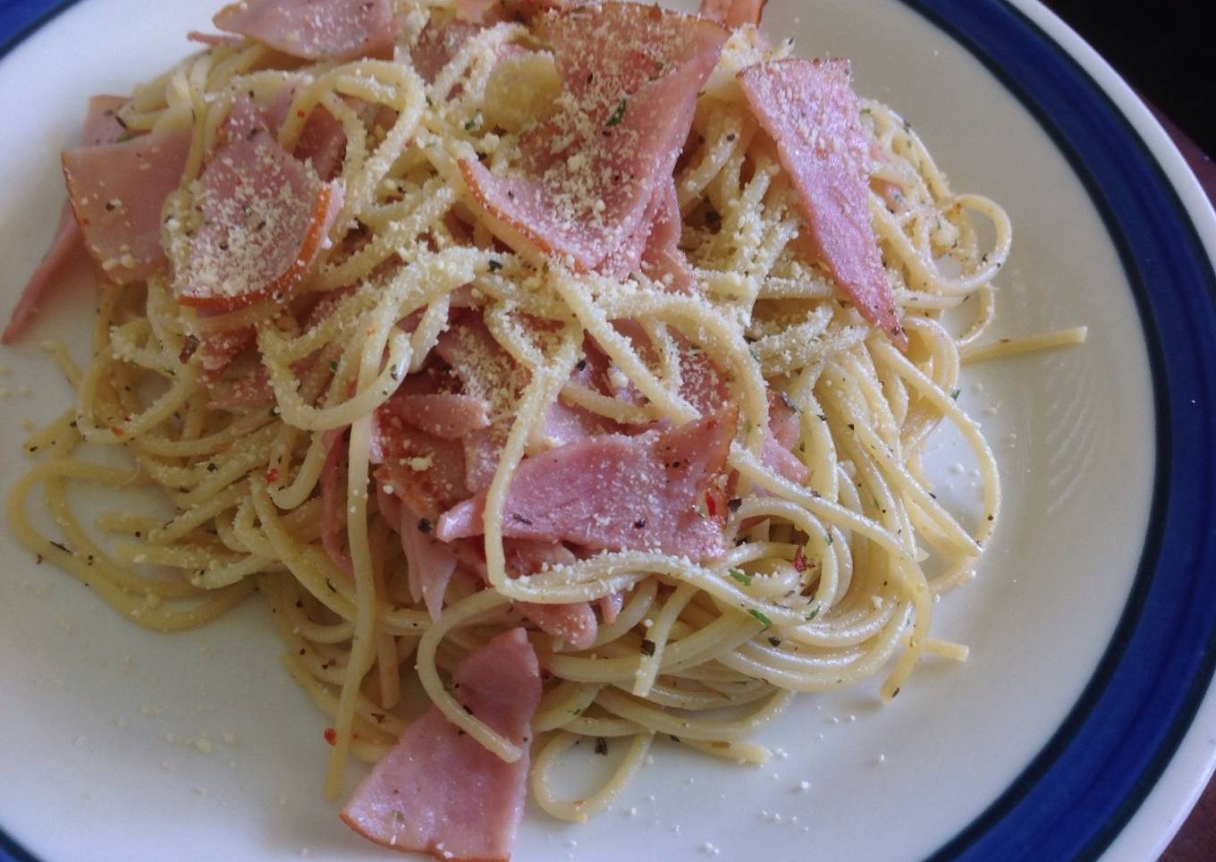 Spaghetti Aglio e Olio with Smoked Beef