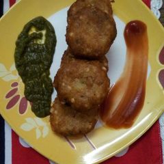 A picture of Aloo sabutdana Tikki / cutlets.