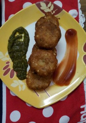 A picture of Aloo sabutdana Tikki / cutlets.