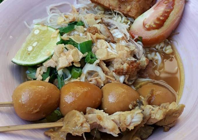 Soto ayam semarang komplit