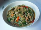 ผัดวุ้นเส้นใส่ต้นอ่อนทานตะวัน