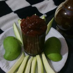 A picture of Raw mangoes kathi mithi laungee.