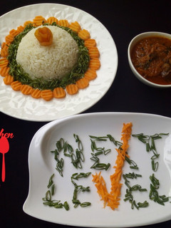 A picture of White rice and stew.