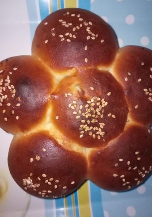 A picture of Flowery bun with vegies filling.