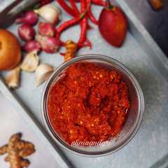 A picture of Bumbu Merah.