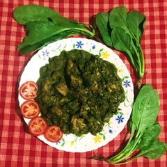 A picture of Palak Chicken.