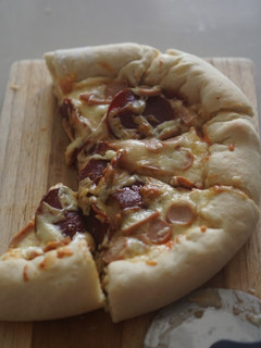 Foto resep Pizza homemade dengan stuff crust keju