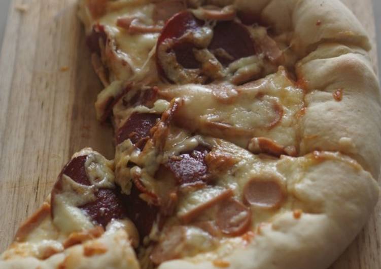 Pizza homemade dengan stuff crust keju