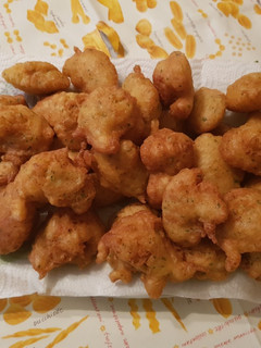 Una foto de Buñuelos de bacalao con ali-oli