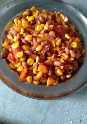 કોર્ન પીનટ સલાડ (Corn Peanut Salad Recipe In Gujarati) રેસીપી મુખ્ય ફોટો
