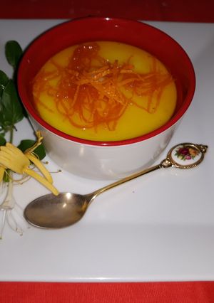 O poză a rețetei Flan de flori de portocal.