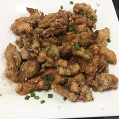A picture of Youlinji (Chinese deep fried chicken).