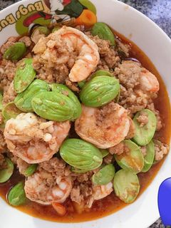 รูปของ ผัดสะตอน้ำพริกเผาสองเกลอ (หมูสับ+กุ้งสด)