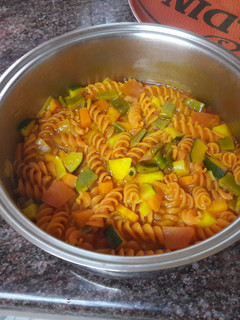Una foto de 🇮🇹"Sopa minestrone italiana" sin gluten vegana
