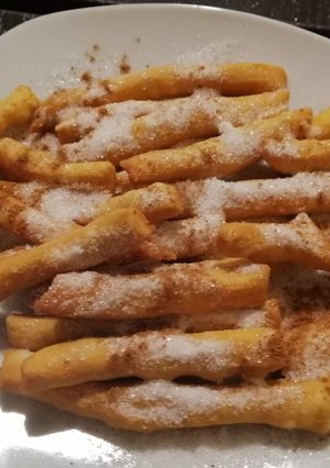 صورة لوصفة للتسلية.. عيدان مع سكر والقرفة💃💃