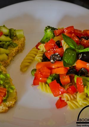 A picture of Fusilli Salad with Carrots & Broccoli.