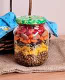 Ensalada veraniega y en frasco estilo Mason Jar® Salad 🥗 Ensalada completa ideal picnics saludables