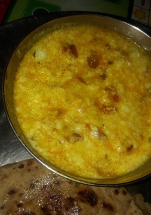 A picture of Dahi tadka.