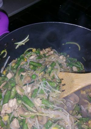 A picture of Chicken Zucchini So Low Mein.
