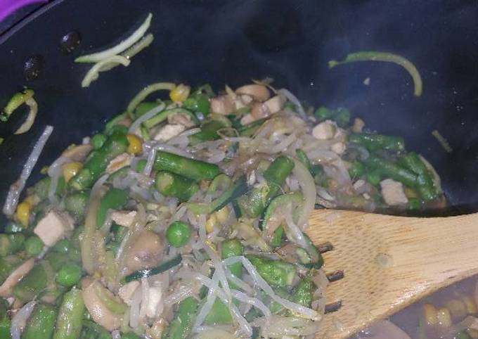 Recipe of Favorite Chicken Zucchini So Low Mein