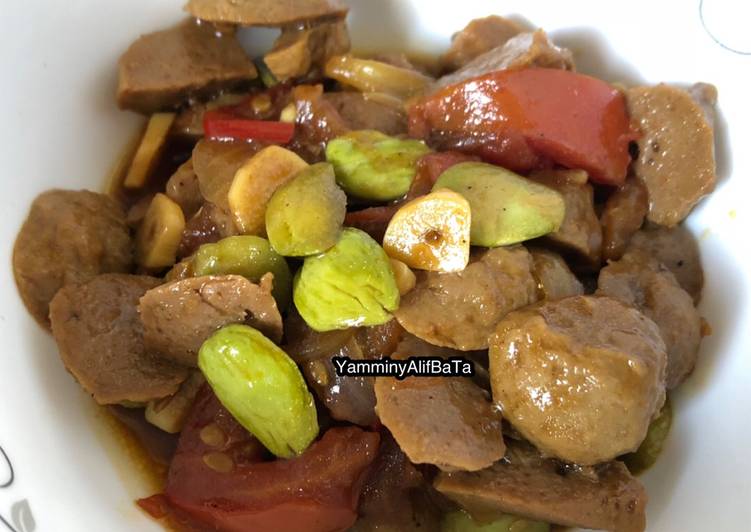 Tumis Bakso Pedes Manis