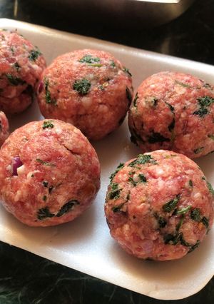 A picture of Meatballs from scratch.