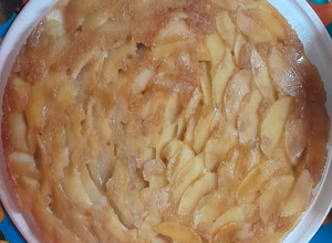 Una foto de Tarta de manzana invertida