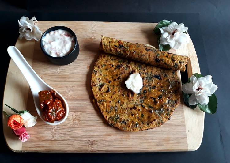 Besan Methi Achari Paratha