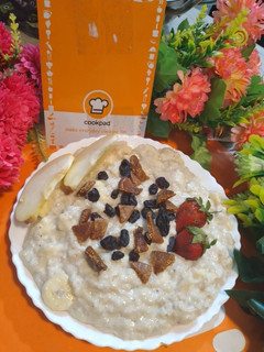 A picture of Fruity porridge.