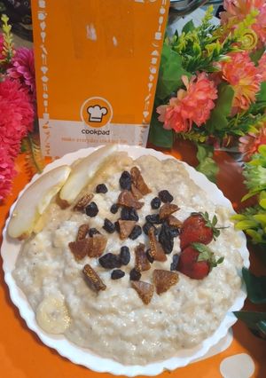A picture of Fruity porridge.
