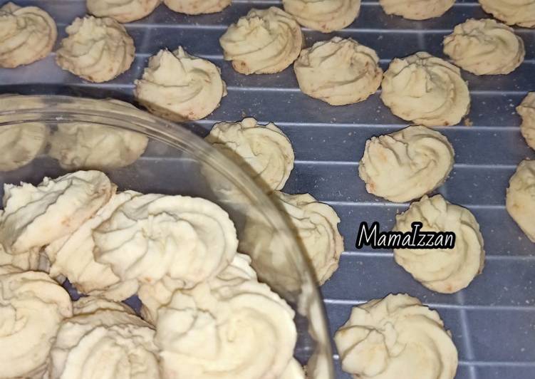 Kue Sagu Keju