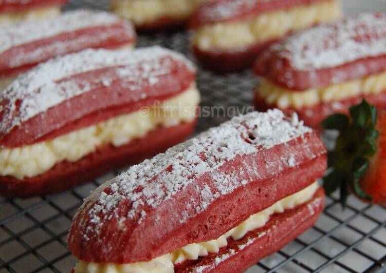 Red velvet Eclairs