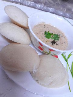 A picture of Idlis.