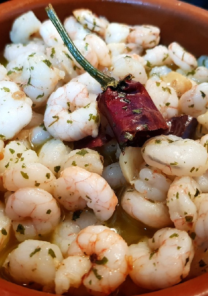 Una foto de Gambas al ajillo