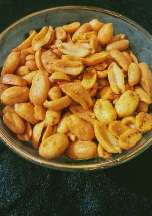 A picture of Roasted peanuts 🥜🥜🥜.