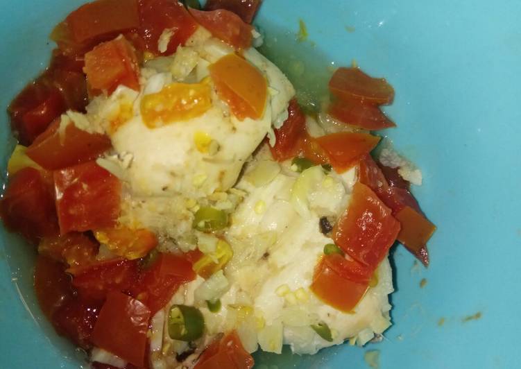 Bagaimana Menyiapkan Ayam kukus tomat pedas, Enak Banget