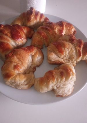 Una foto de 🥐Medialunas de manteca🌛୭ ˚. ᵎᵎ
