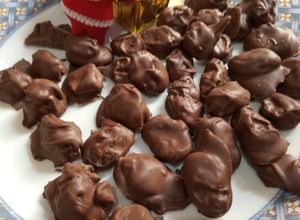 Una foto de Pasas de uva bañadas en chocolate re-fácil: 🚫gluten ni lactosa