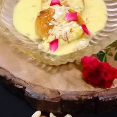 A picture of Shahi tukda.