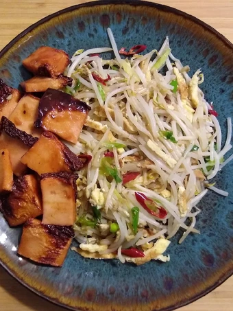 Easy Steps to Prepare Recipes Bean Sprouts Stir Fry the Delicious Perfect.