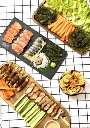 Hình của món Bò cuộn nấm kim châm.